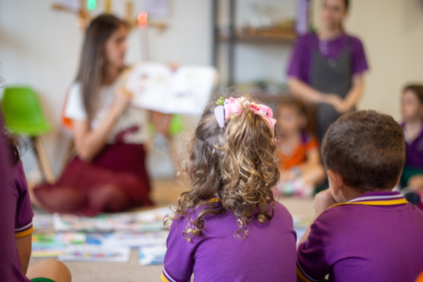 Ensinar crianças sobre segurança online é essencial, e a Sigma Educação e Tecnologia Ltda mostra como transformar prevenção em aprendizado diário.